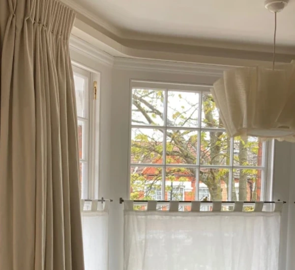 Covered lath and fascia curtain hardware